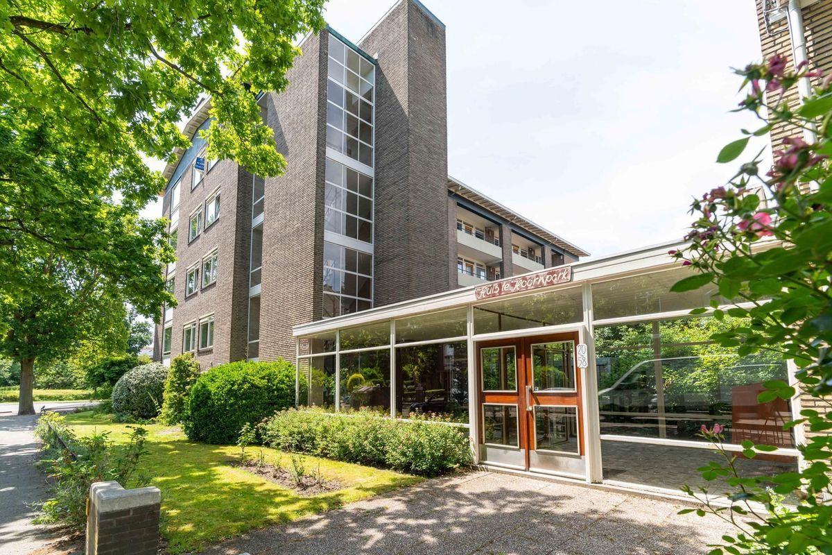 Sir Winston Churchillln 58 Photo Blur 1