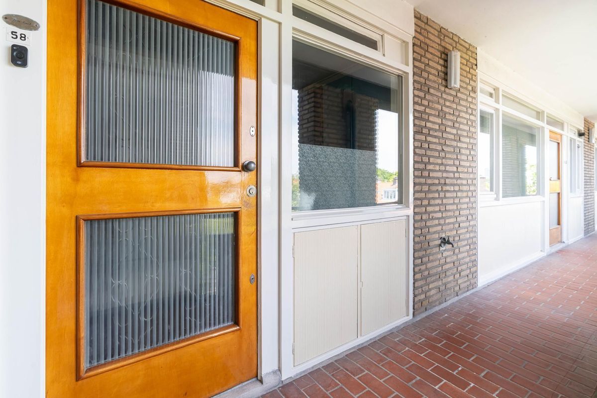 Sir Winston Churchillln 58 Photo Blur 4