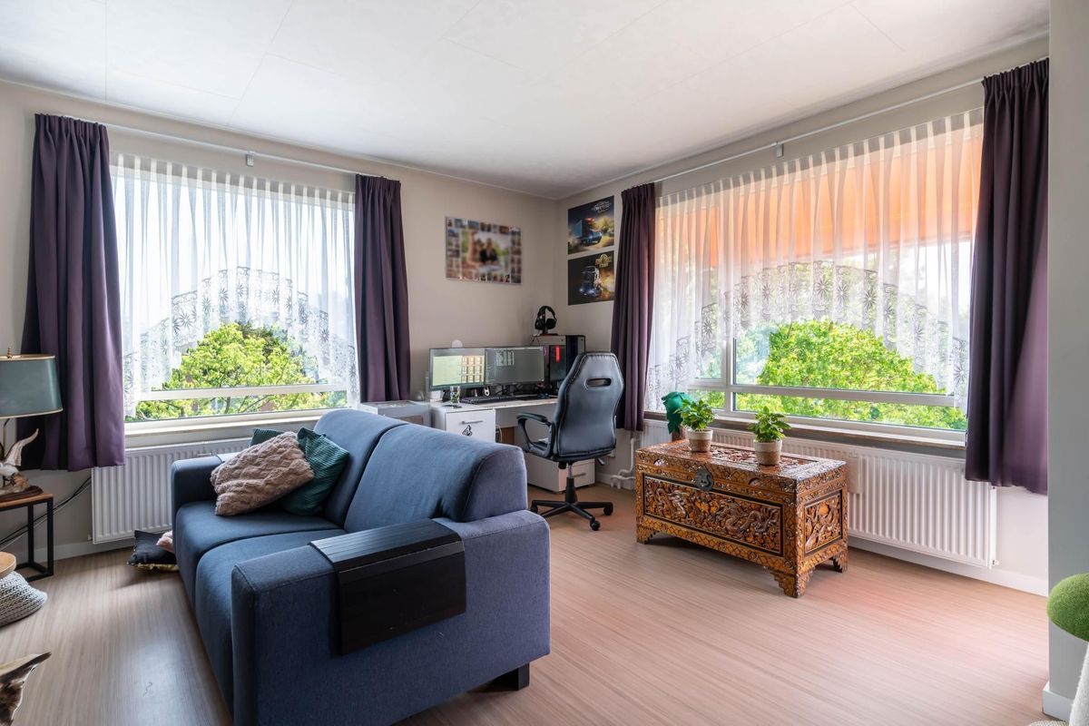 Sir Winston Churchillln 58 Photo Blur 11