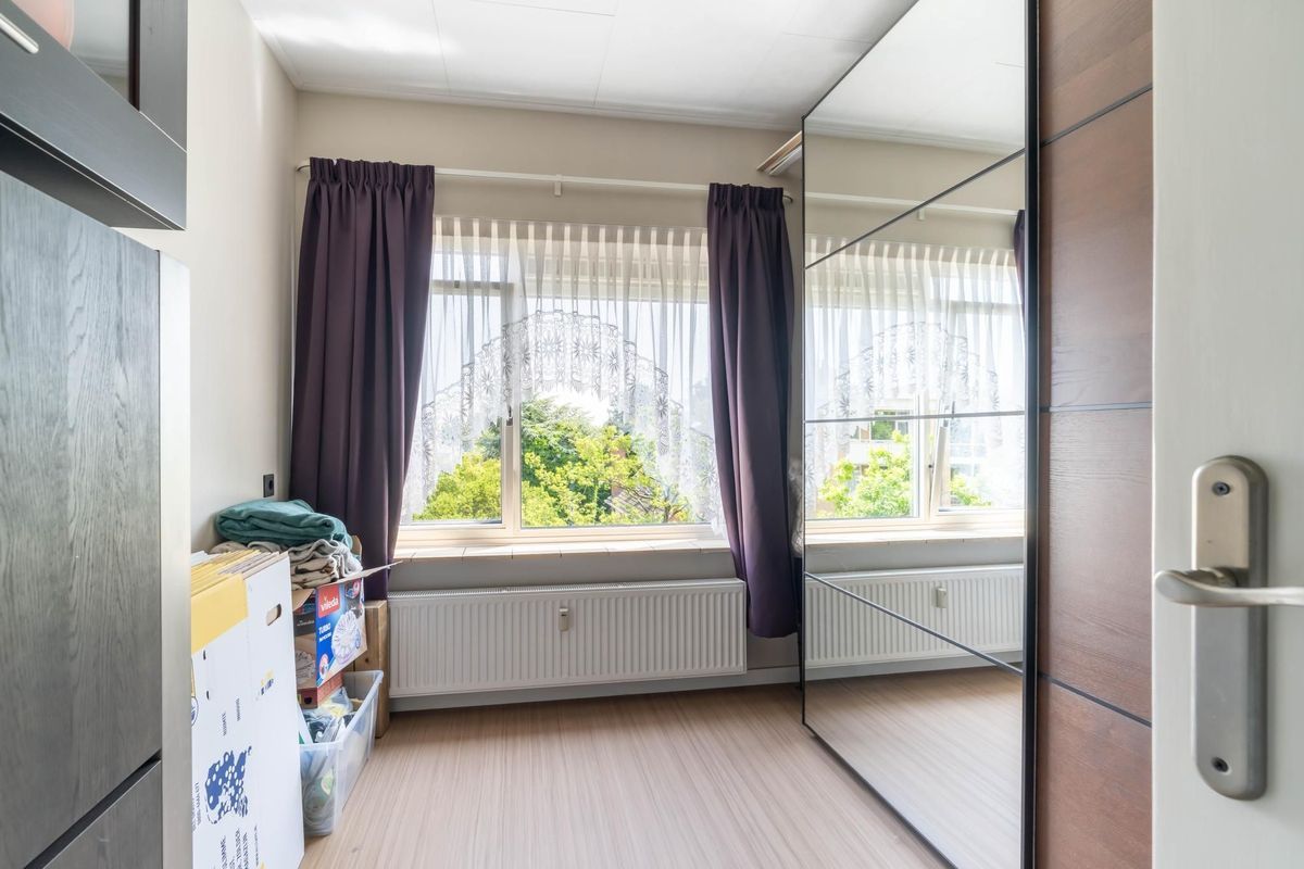 Sir Winston Churchillln 58 Photo Blur 22