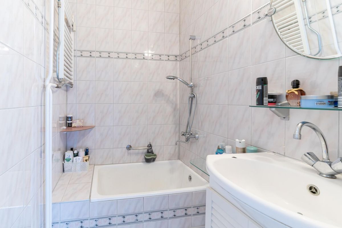 Sir Winston Churchillln 58 Photo Blur 26