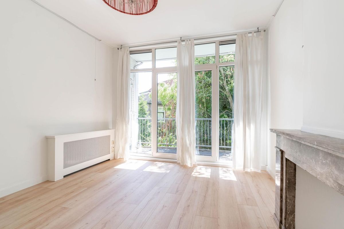 Spoorstraat 2-A Photo Blur 3