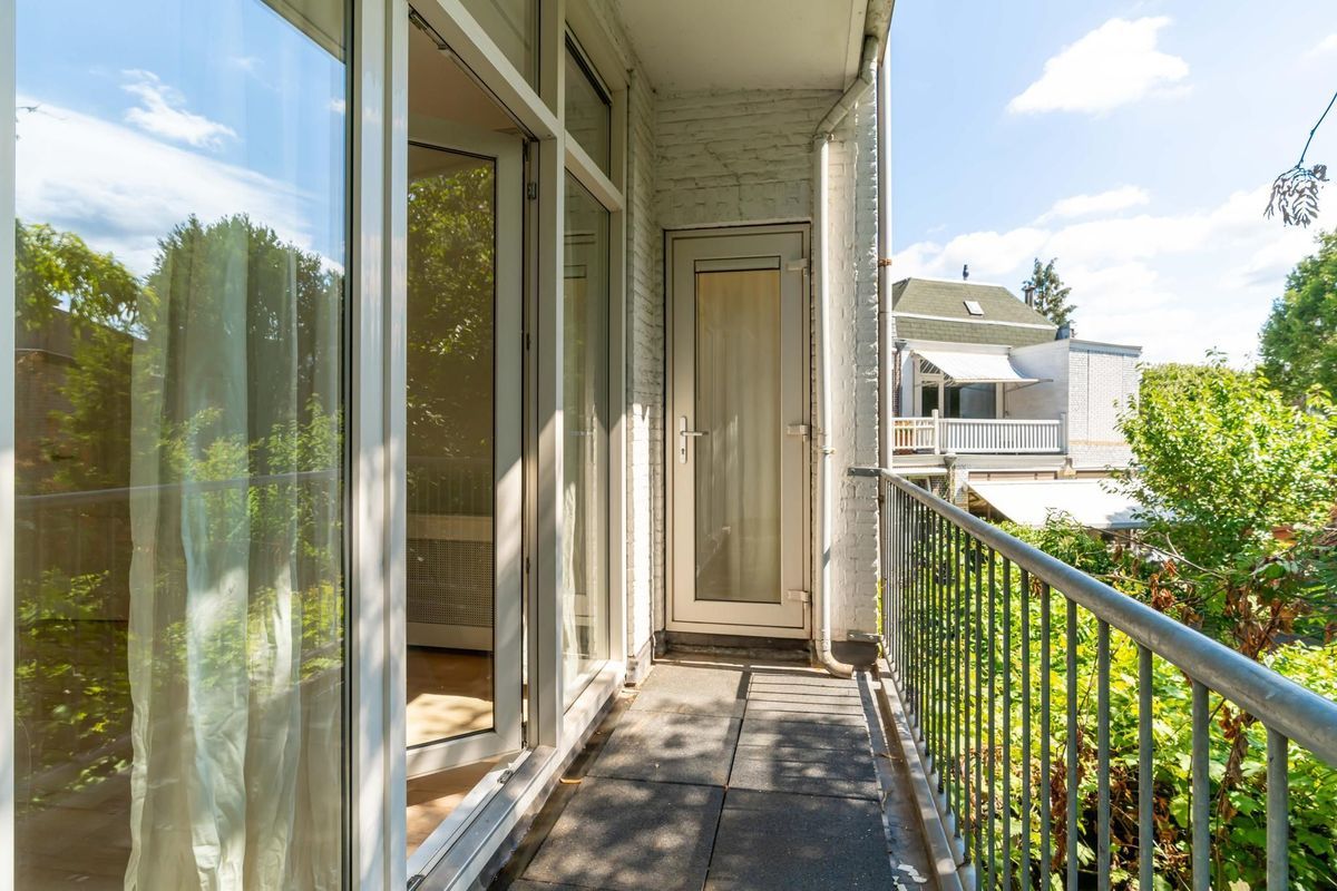 Spoorstraat 2-A Photo Blur 4