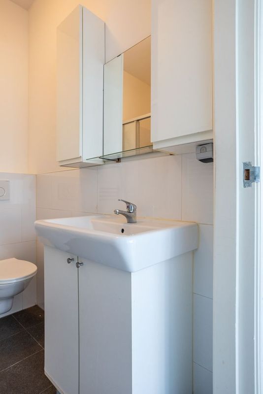 Suze Robertsonstraat 83-A Photo Blur 13