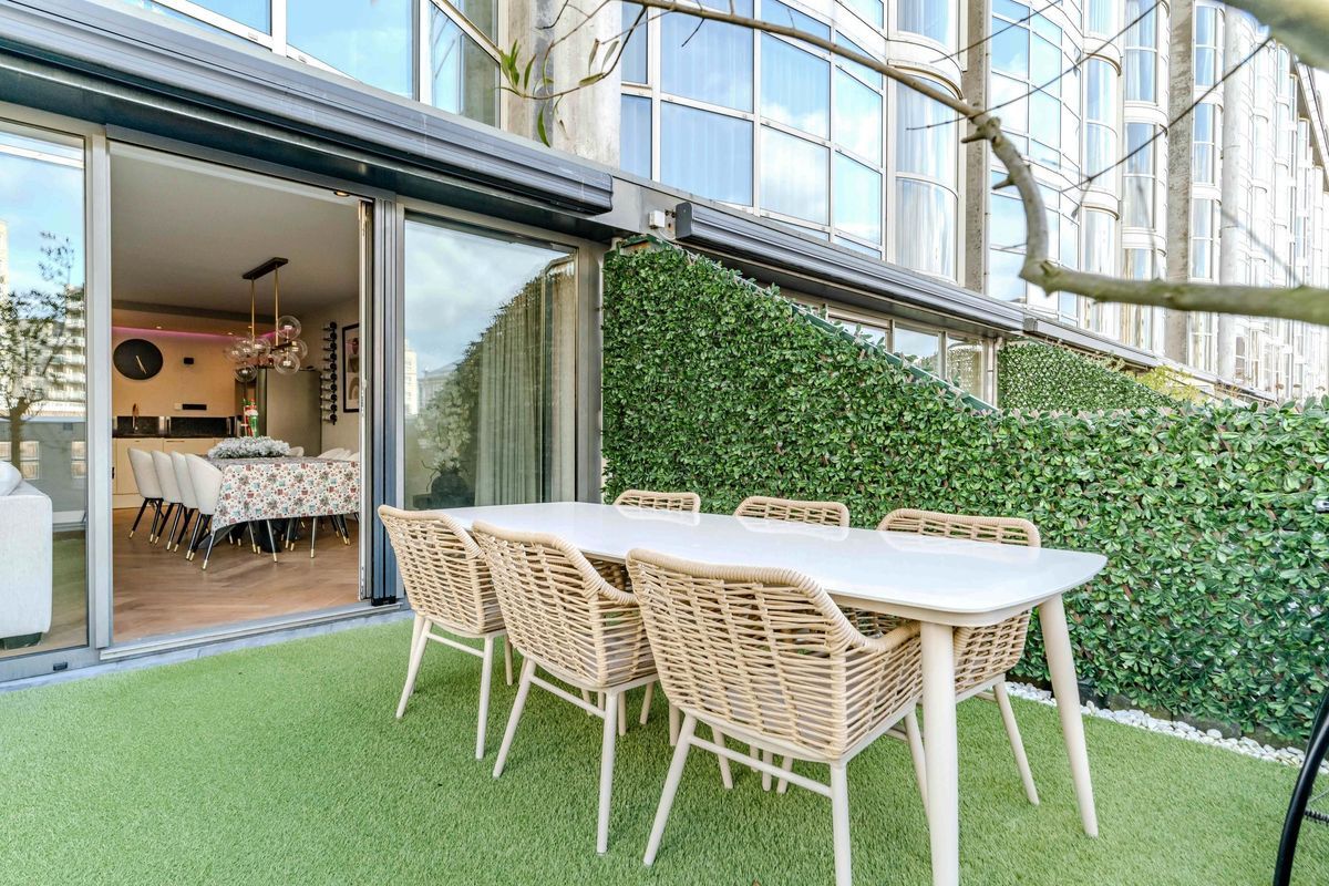 Palaceplein 139 Photo Blur 11