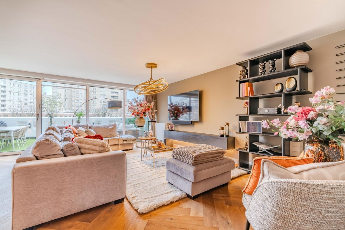 Palaceplein 139 Photo Blur 2