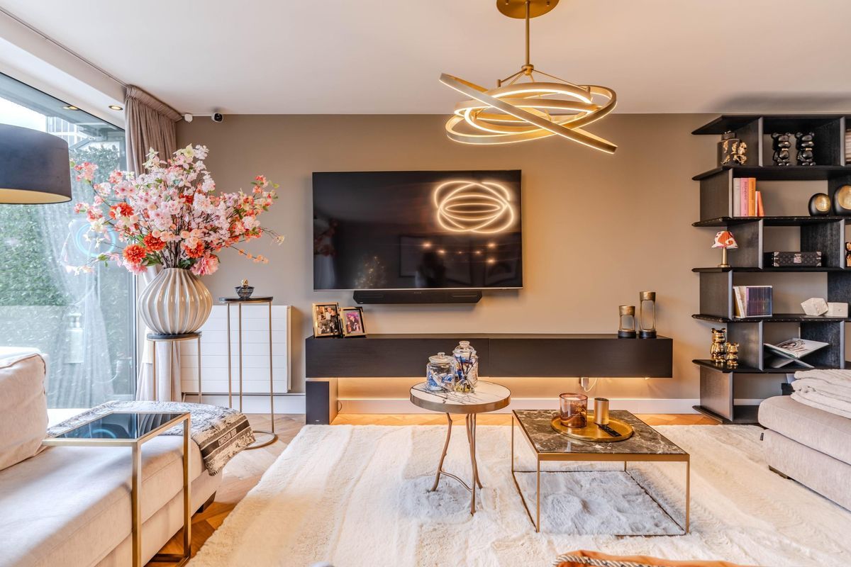 Palaceplein 139 Photo Blur 3