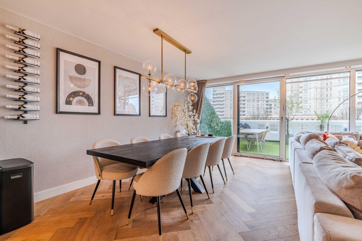 Palaceplein 139 Photo Blur 31