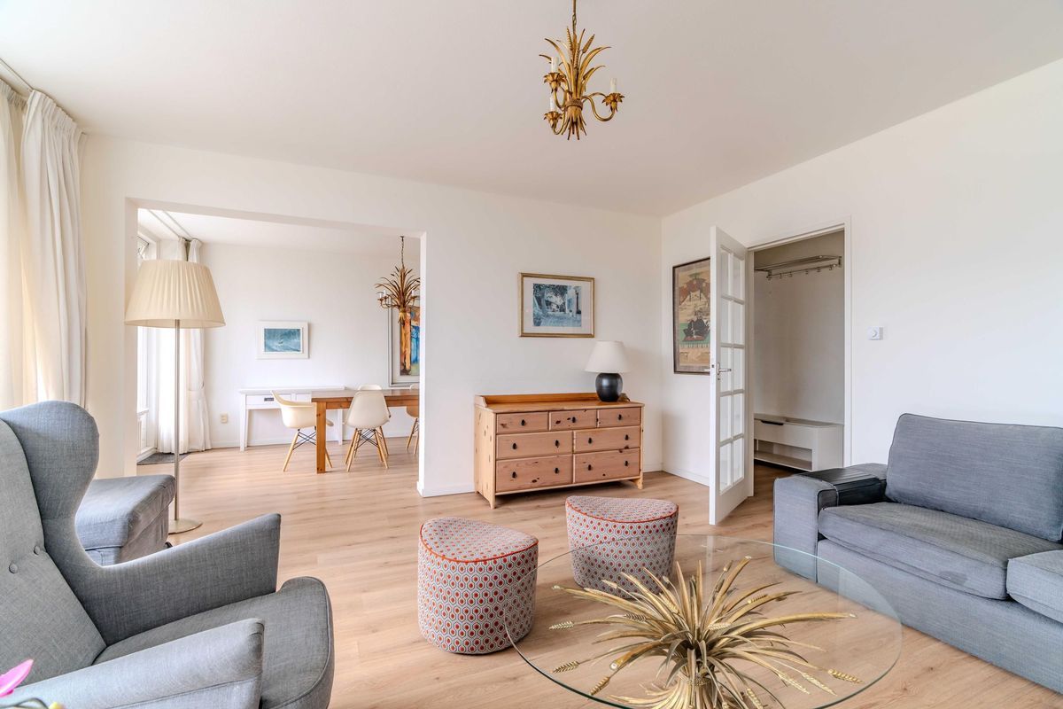 Isabellaland 1042 Photo Blur 2