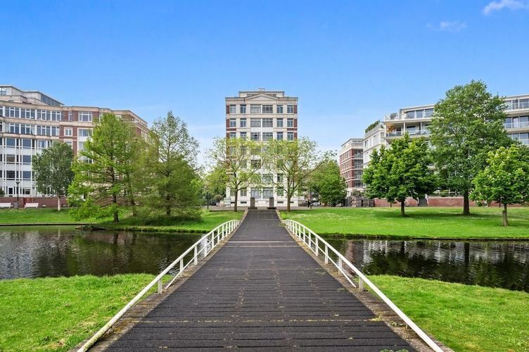 Burgemeester De Monchyplein 220 Photo 1