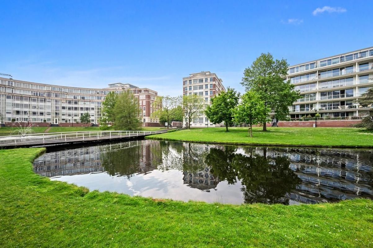 Burgemeester De Monchyplein 220 Photo Blur 30
