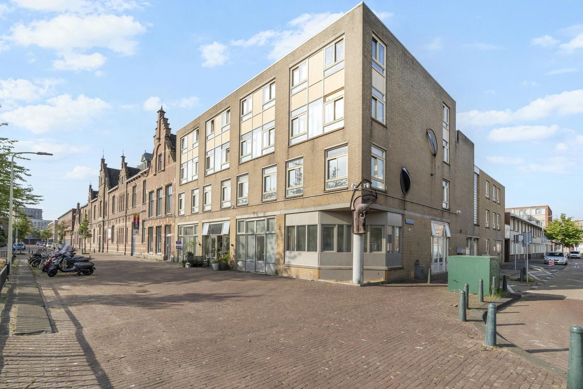 Suze Robertsonstraat 83 Photo Blur 0