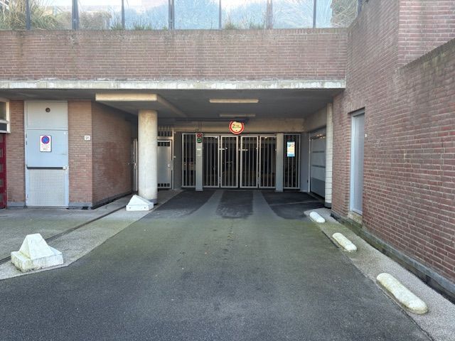 Parkeerplaats Groningsestraat 418 Photo Blur 2