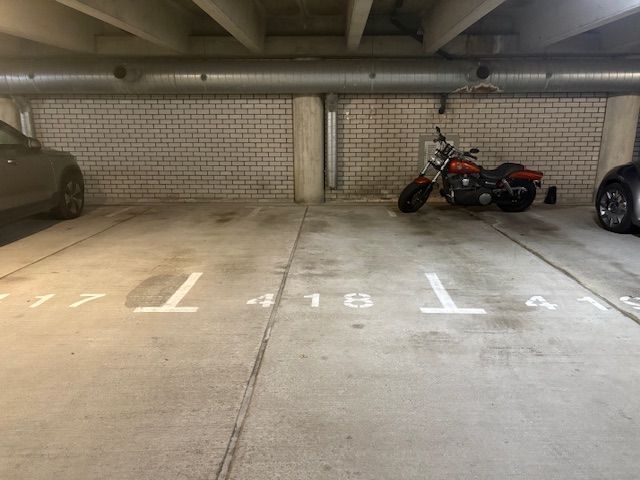 Parkeerplaats Groningsestraat 418 Photo Blur 0