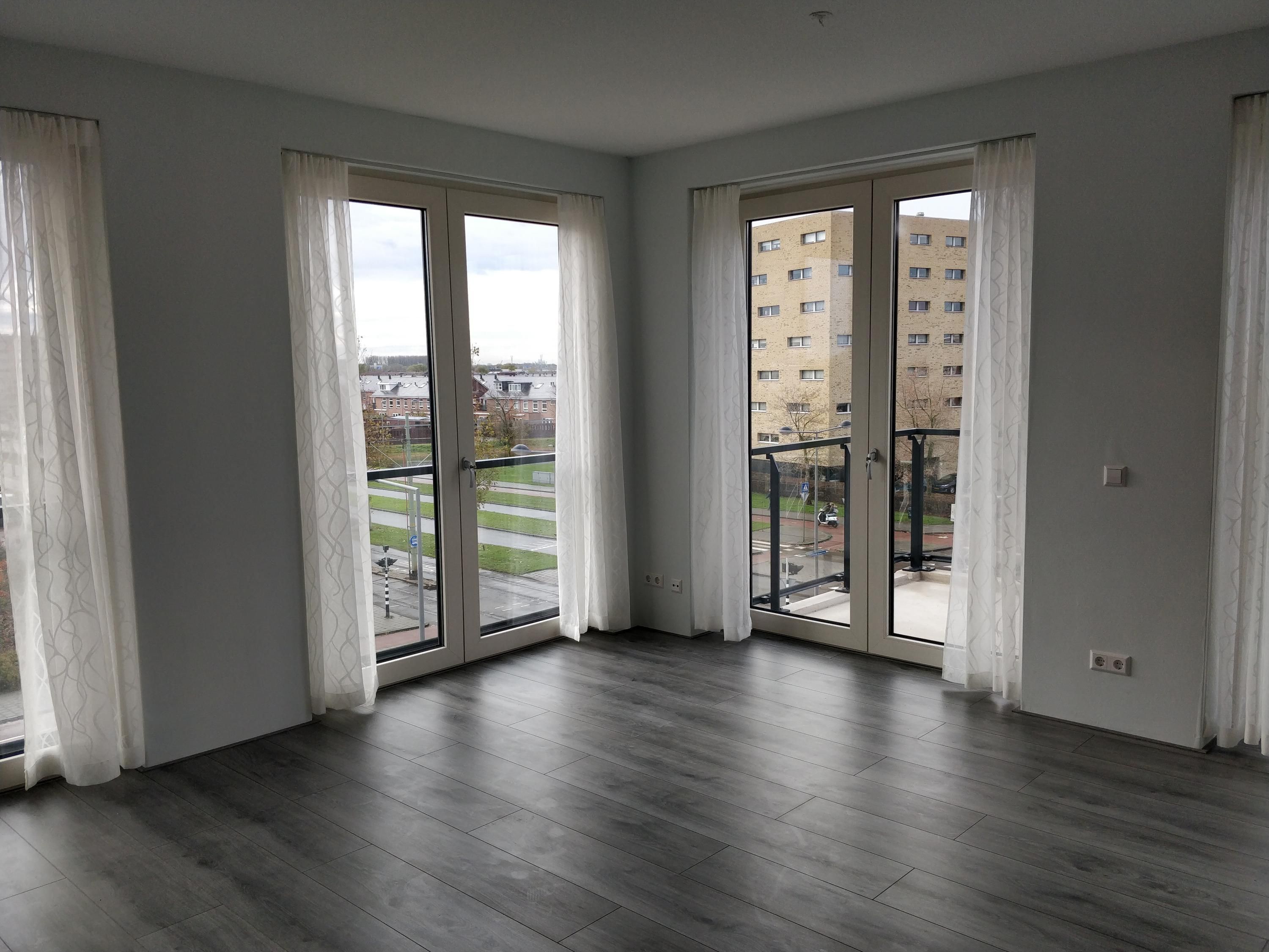 Vrouw Avenweg 10 Photo Blur 7