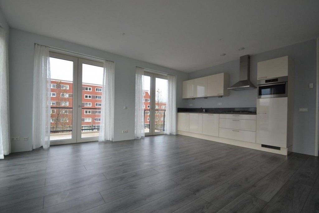 Vrouw Avenweg 10 Photo Blur 5