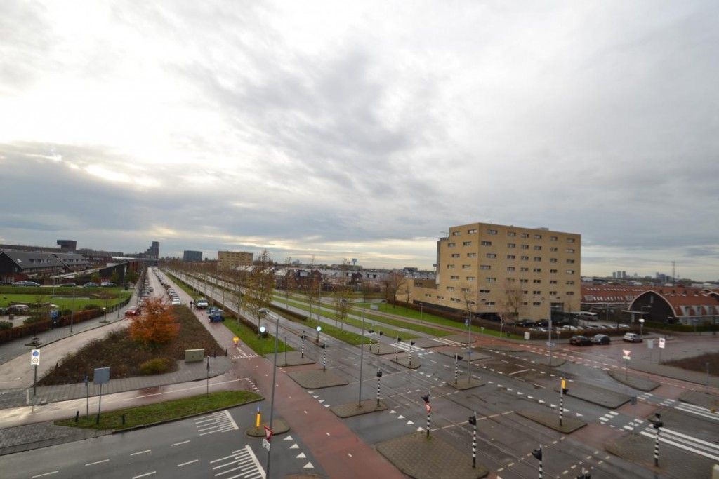 Vrouw Avenweg 10 Photo Blur 8