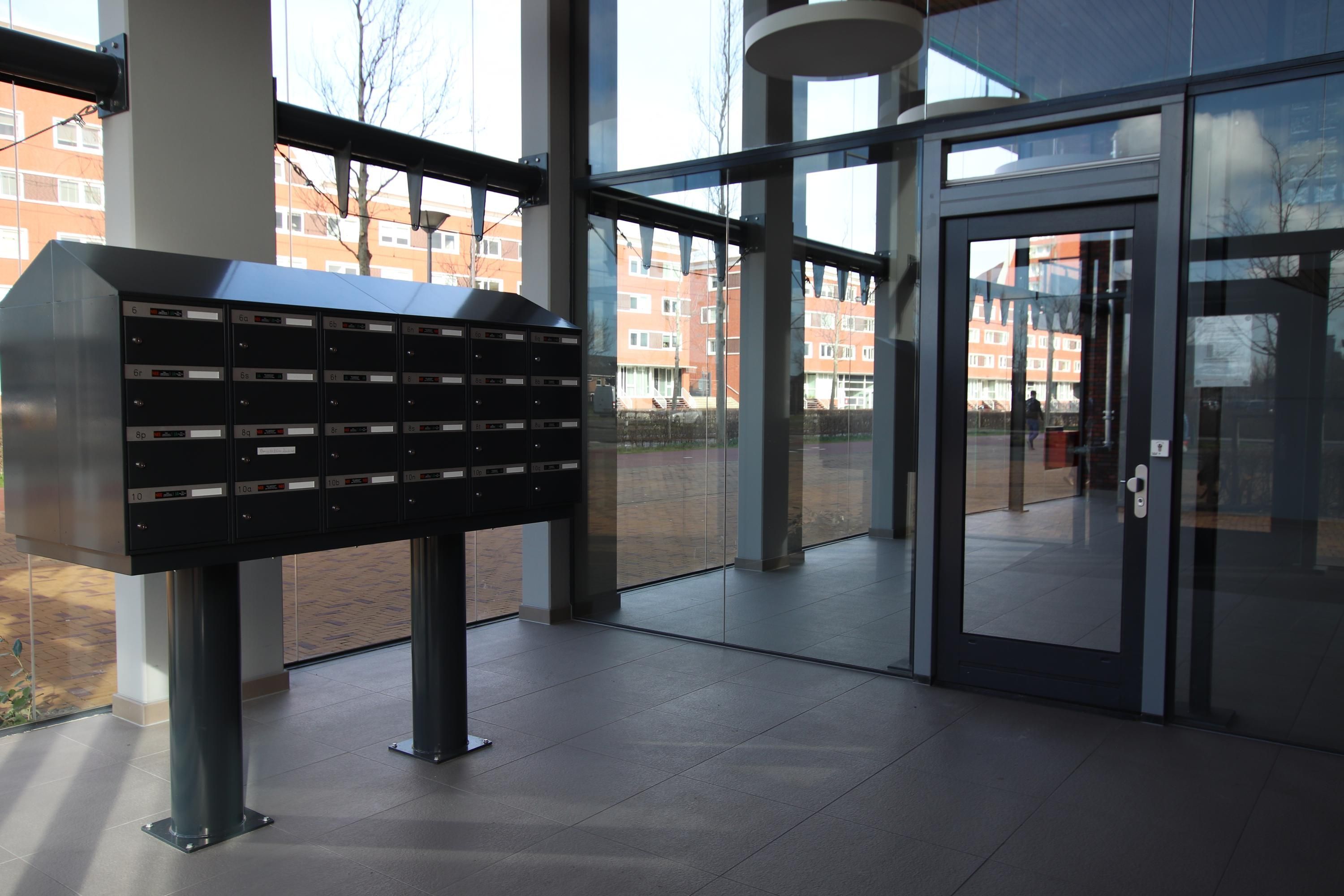 Vrouw Avenweg 10 Photo Blur 16