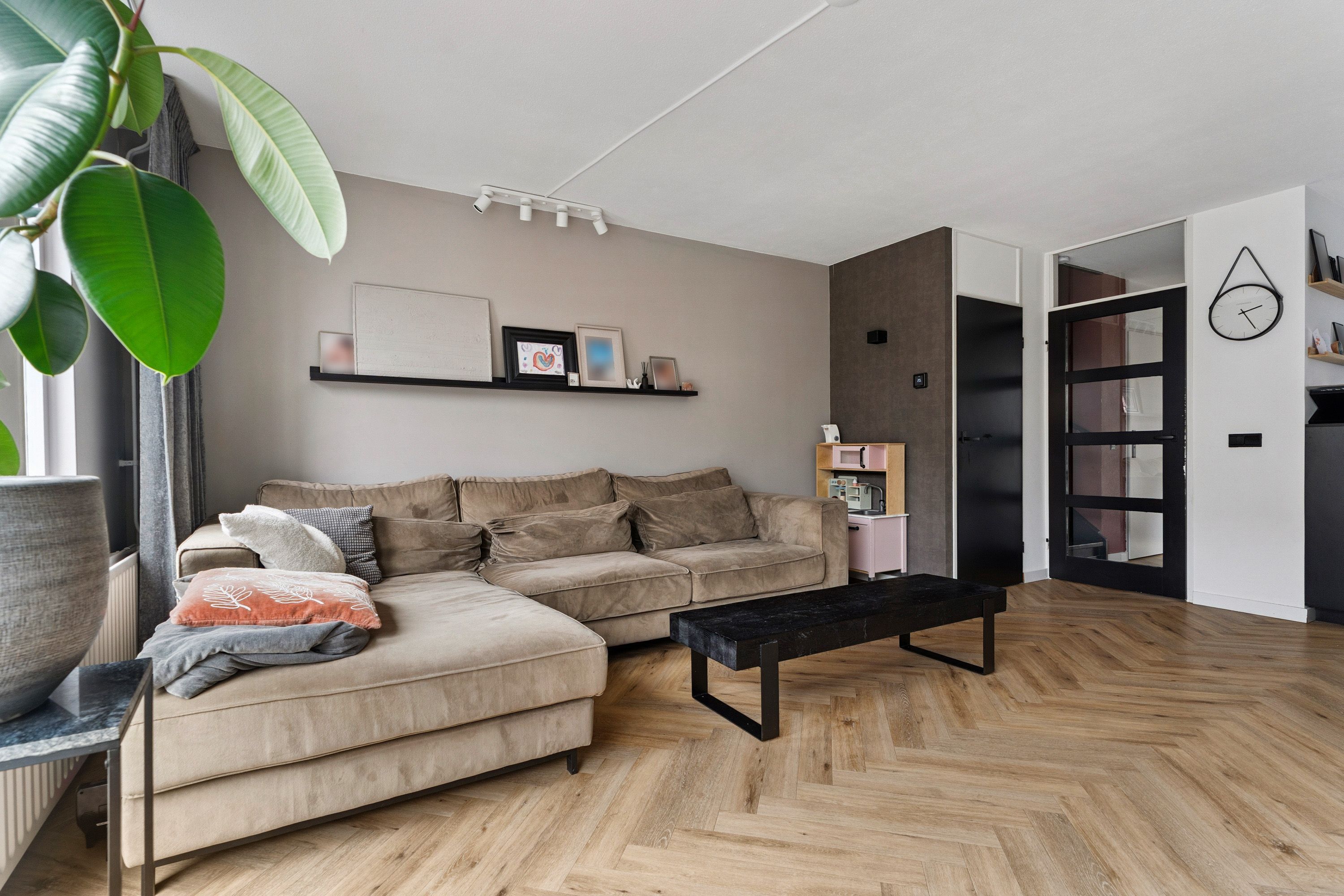 Oldebroekstraat 3 Photo Blur 6