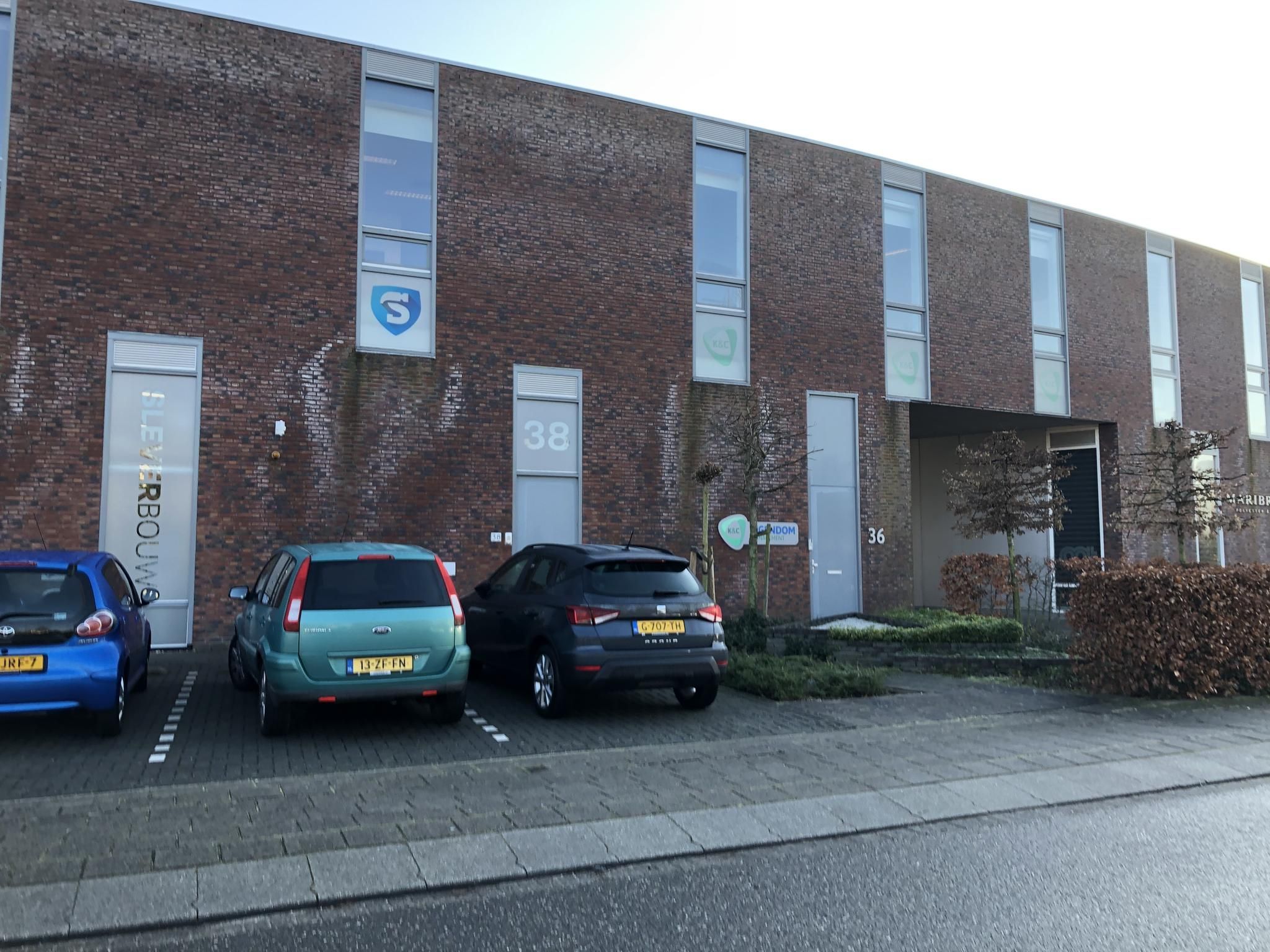 Ambachtshof 38 Photo 1