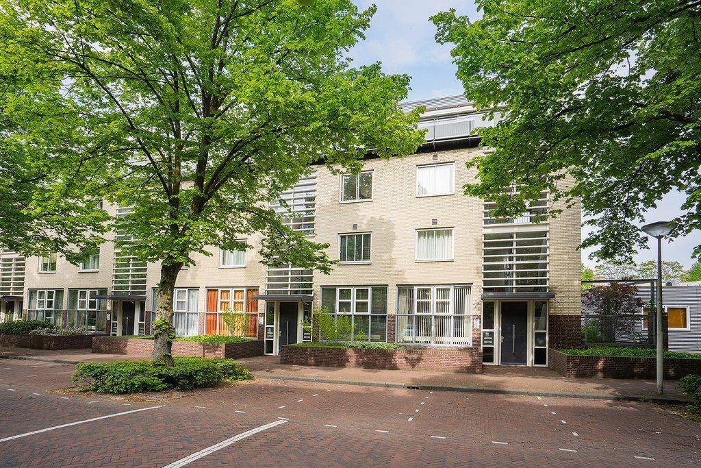 Louise Henriettestraat 2-V Photo 3