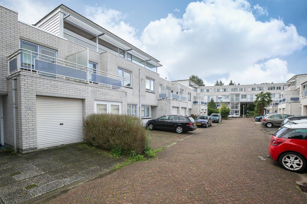 Ir. van der Sluijsplantsoen 19 Photo 1