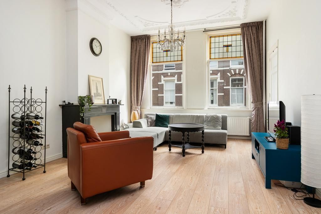 Van Merlenstraat 106-A 1e Photo 0