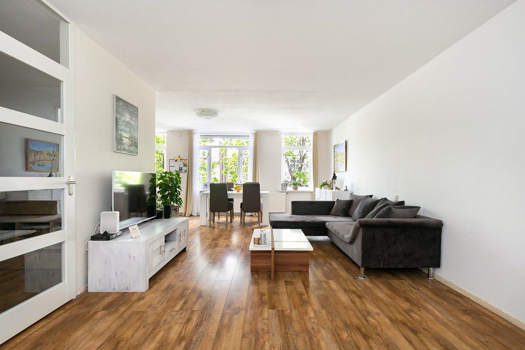 Emmastraat 25-E Photo 0