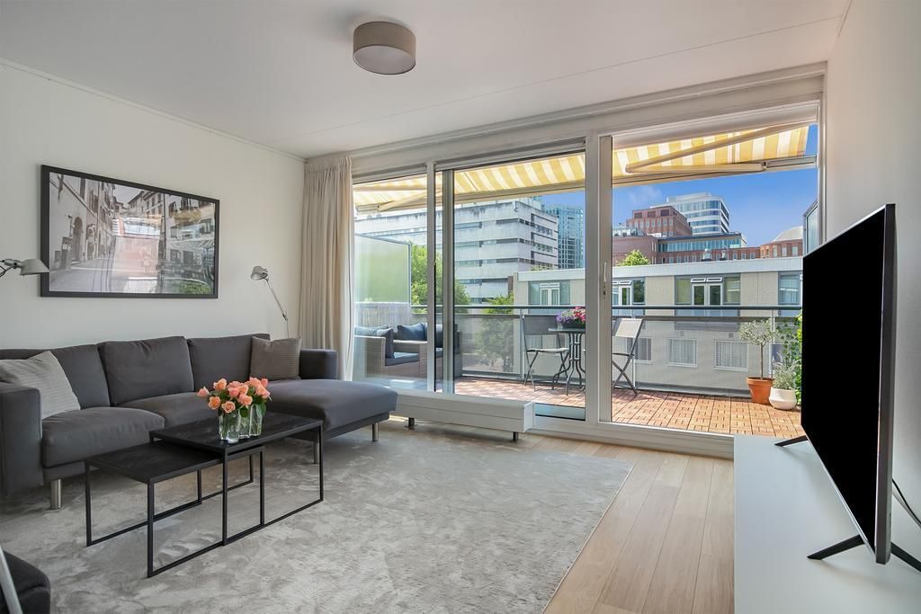 Amalia van Solmsstraat 1P Photo 2