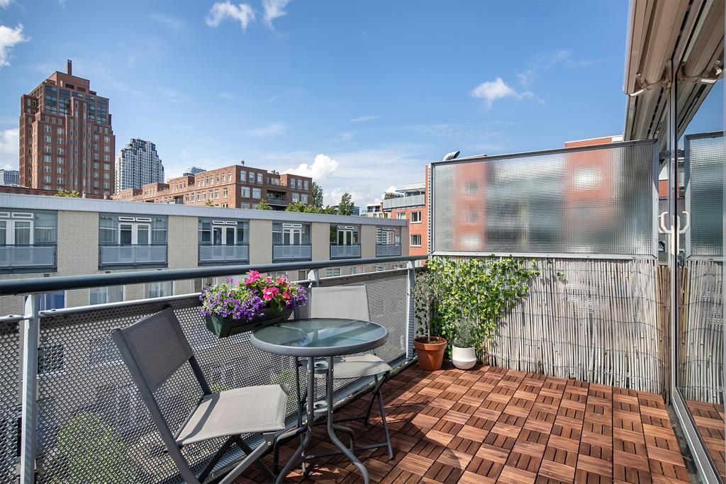 Amalia van Solmsstraat 1P Photo 2