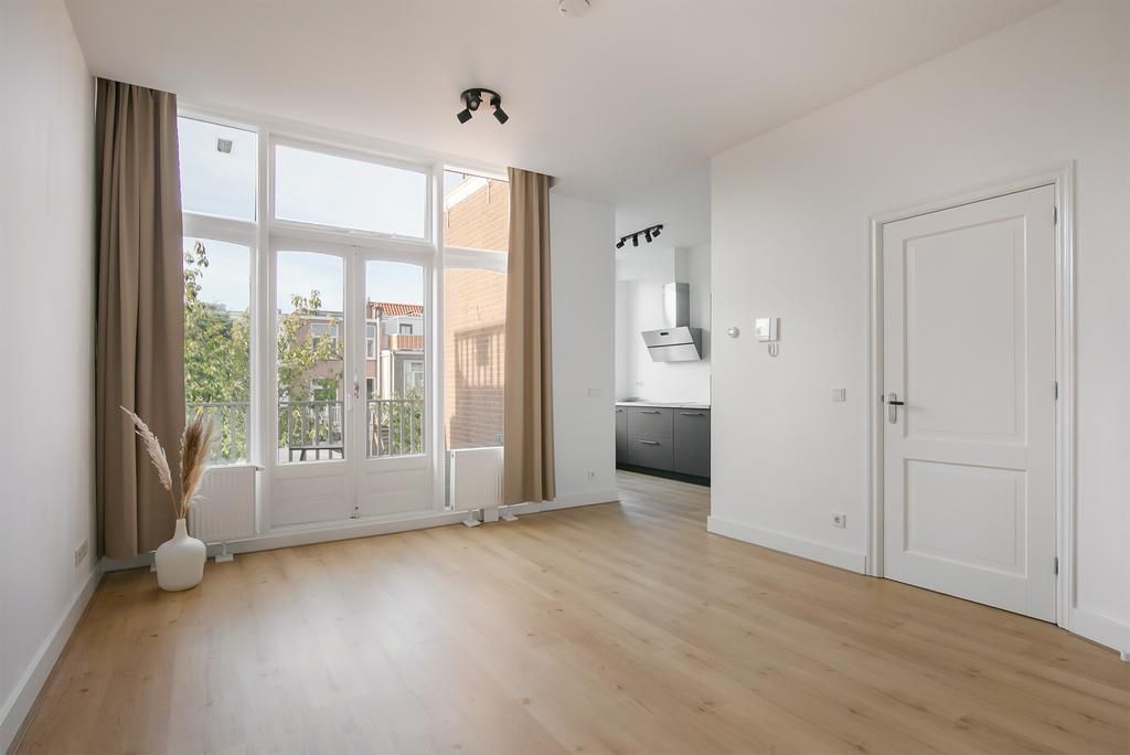 Laan van Nieuw-Oost-Indie 207-A Photo 0