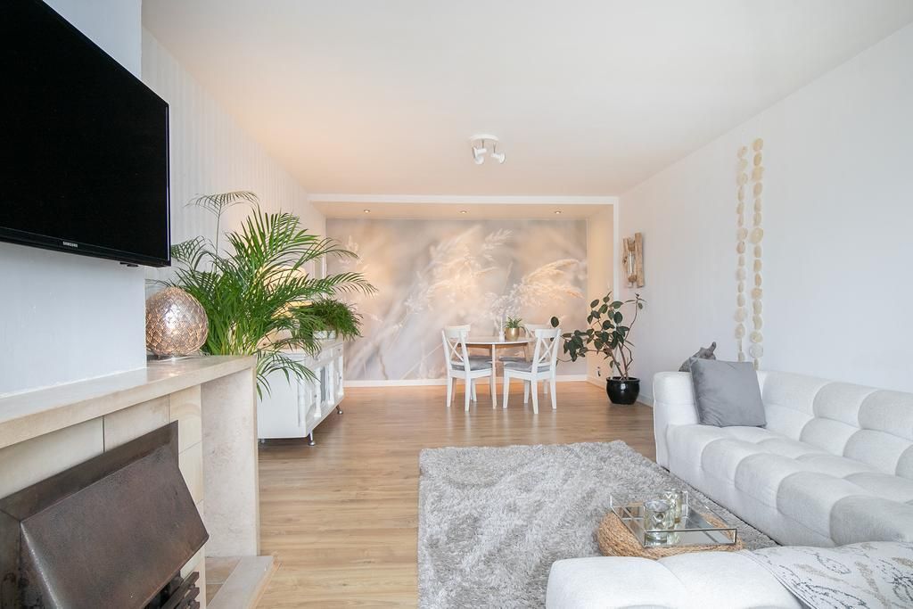 Suzannaland 418 Photo 2