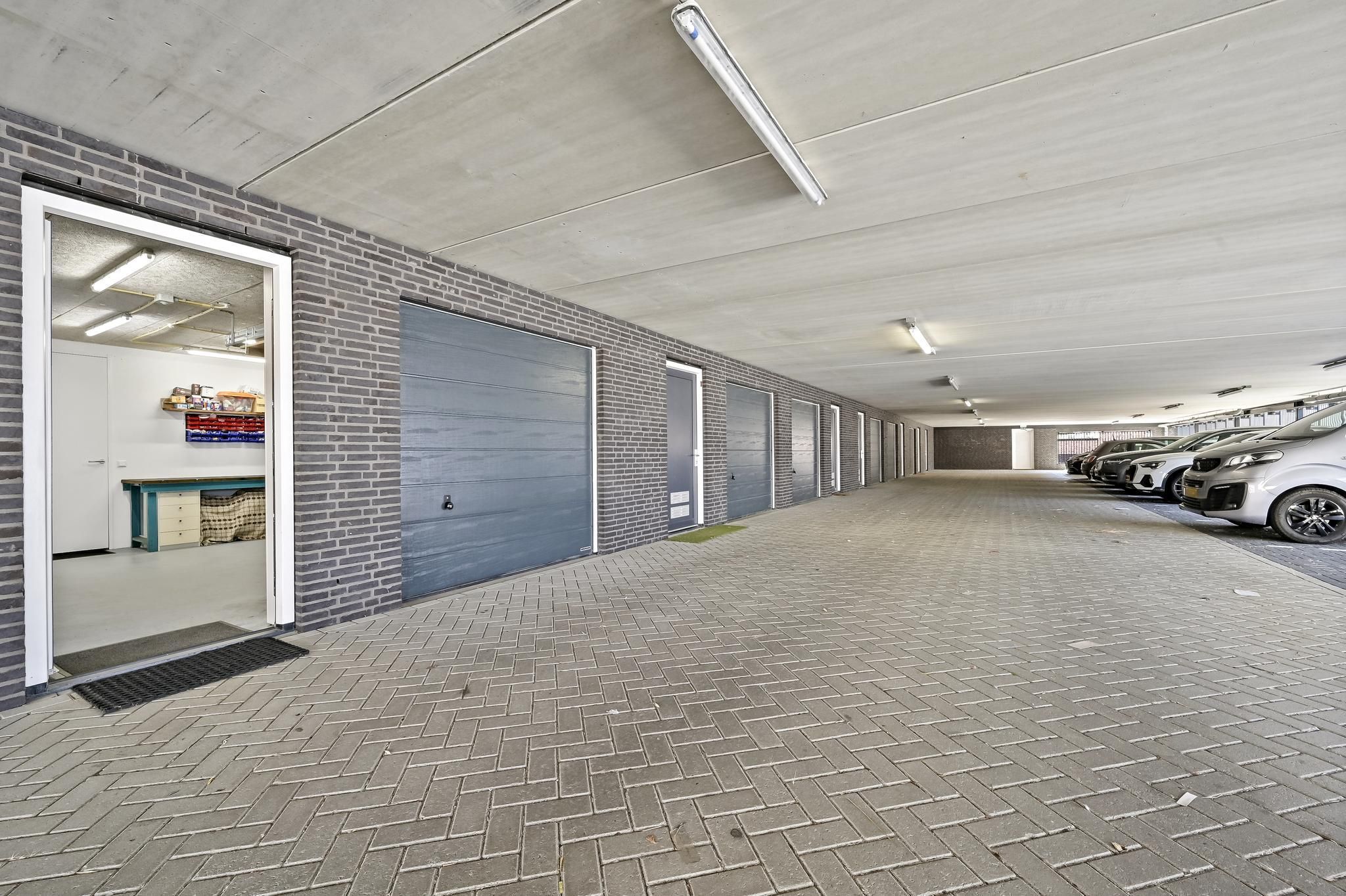 Marcellus Emantslaan 17 Photo 3