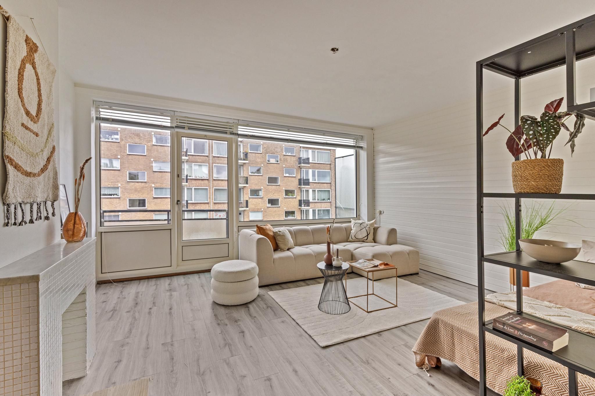 Robertaland 36 Photo 0