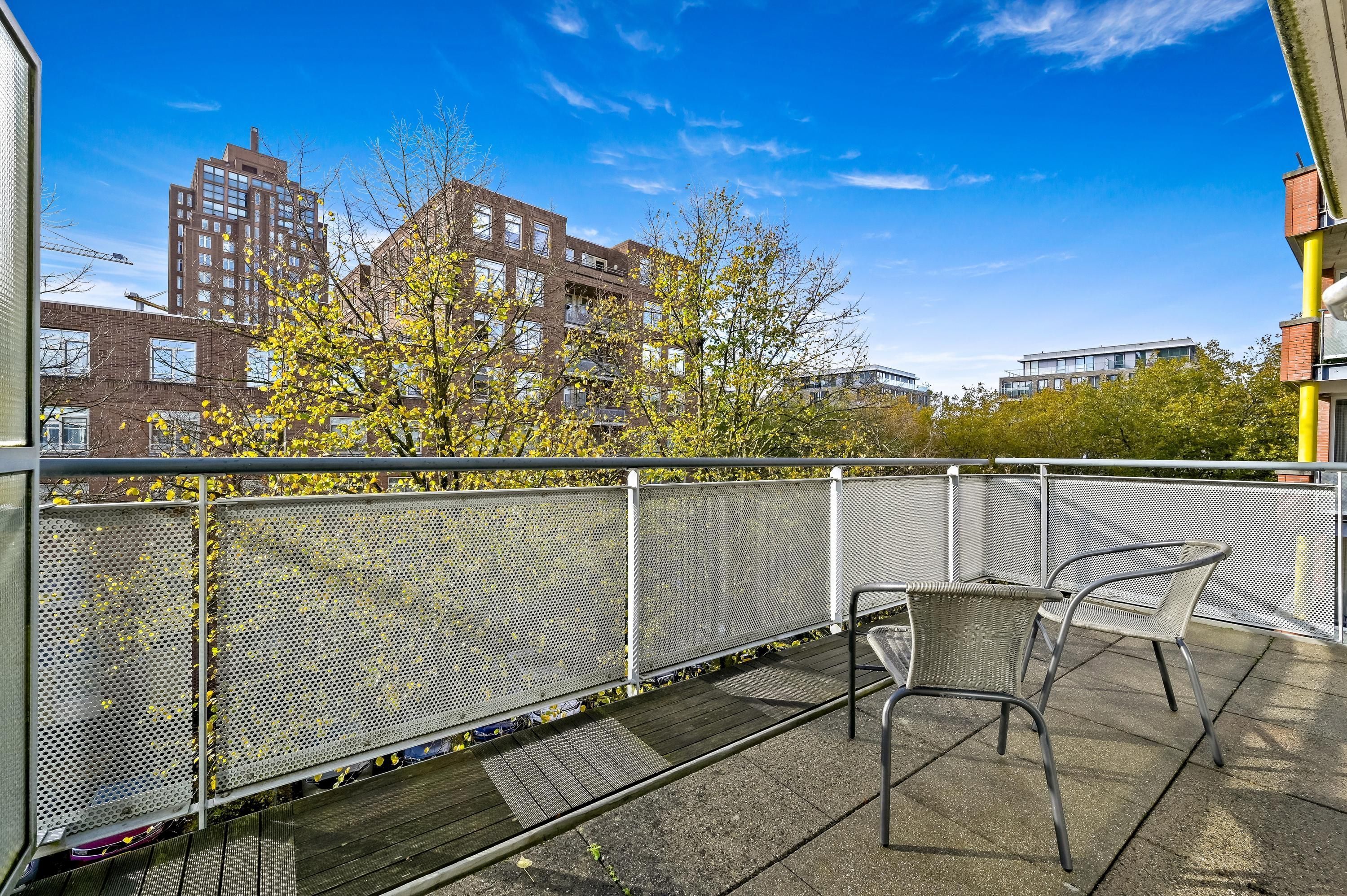 Louise Henriëttestraat 2-D Photo 1