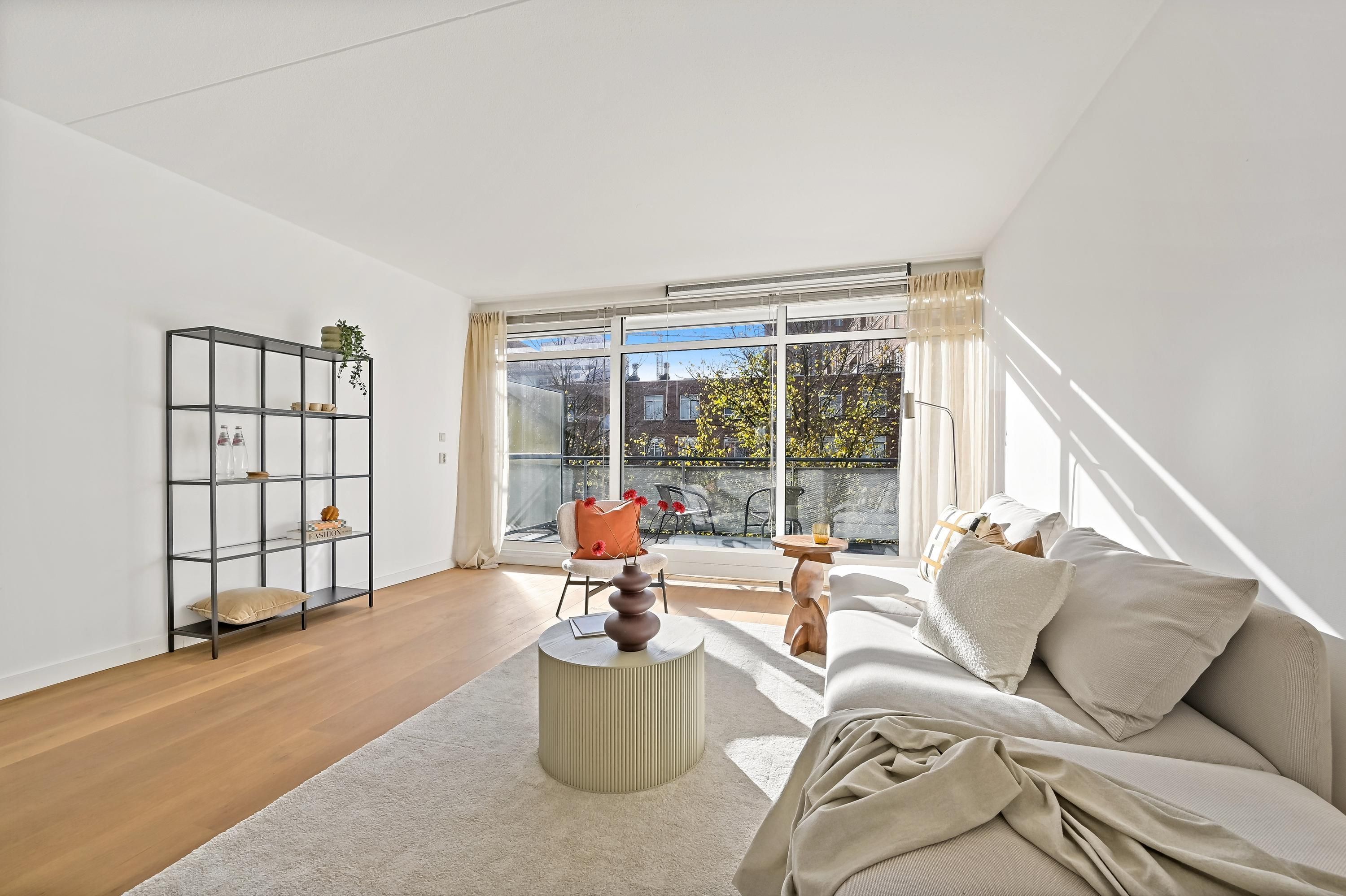 Louise Henriëttestraat 2-D Photo 0