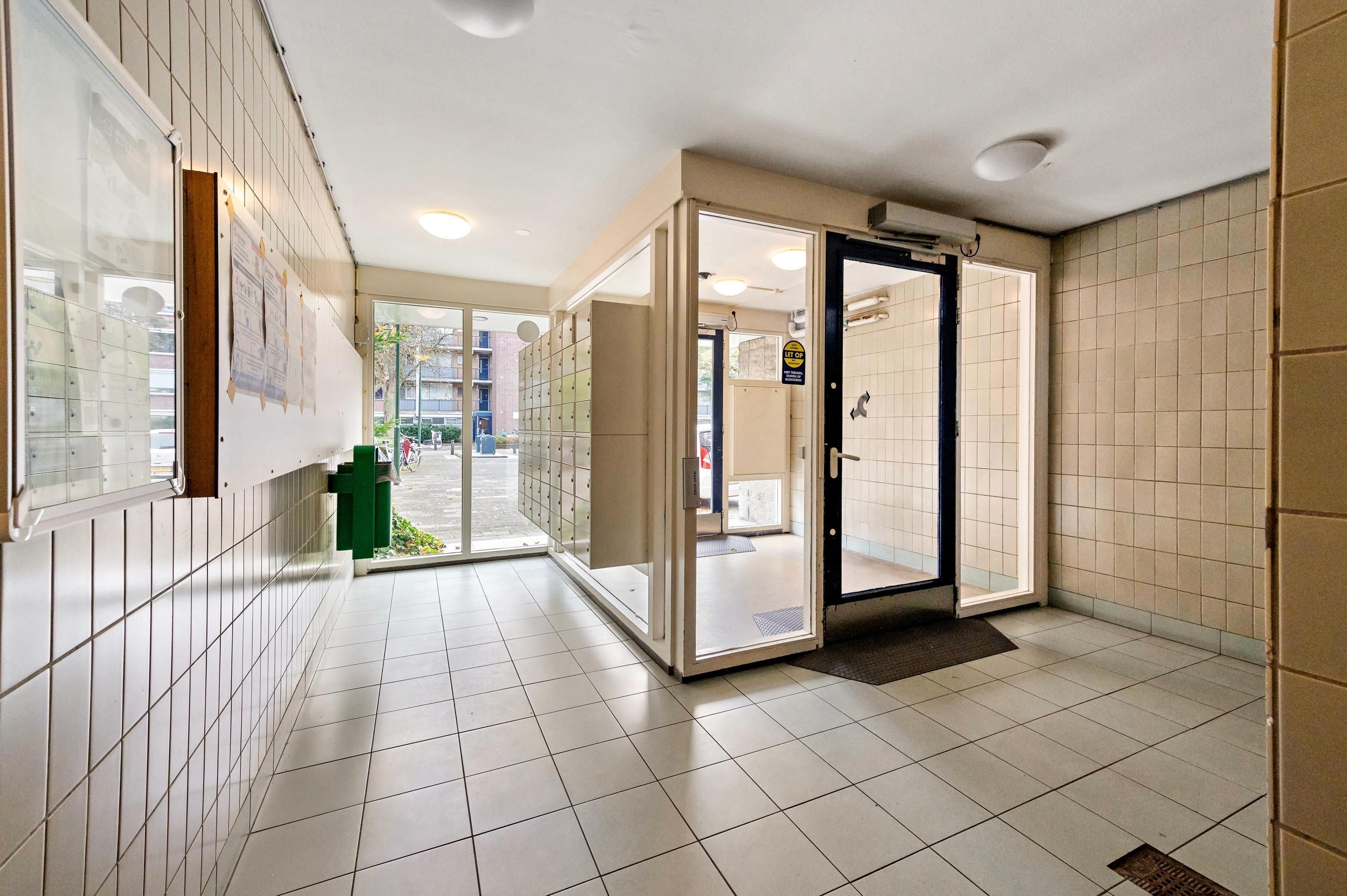 Burgemeester Caan van Necklaan 180 Photo 4