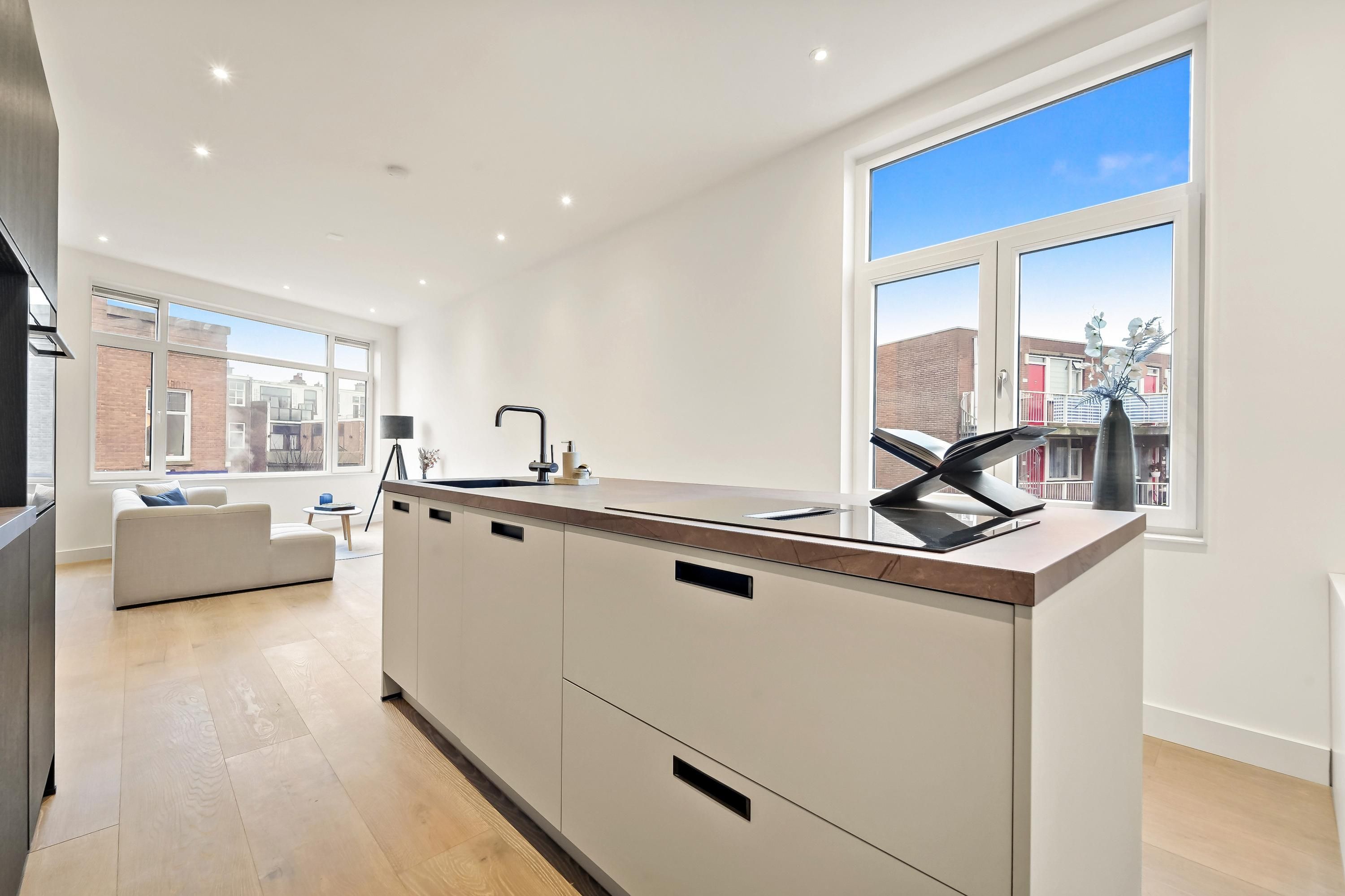 Hendrik Zwaardecroonstraat 116-C Photo 0