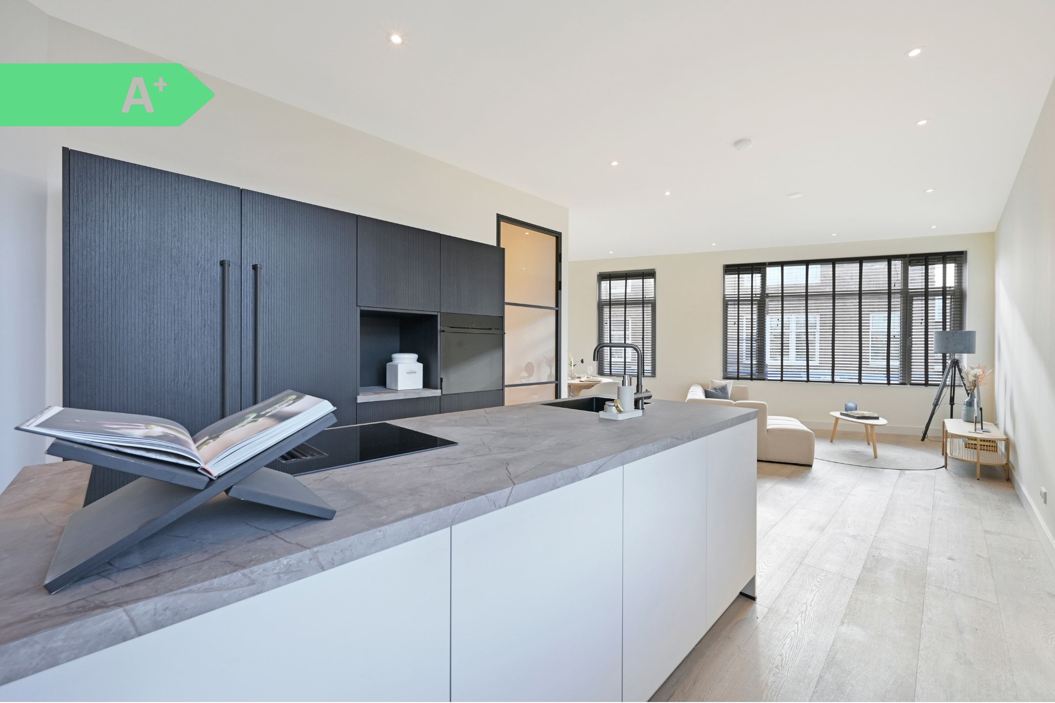 Hendrik Zwaardecroonstraat 116-C Photo 0