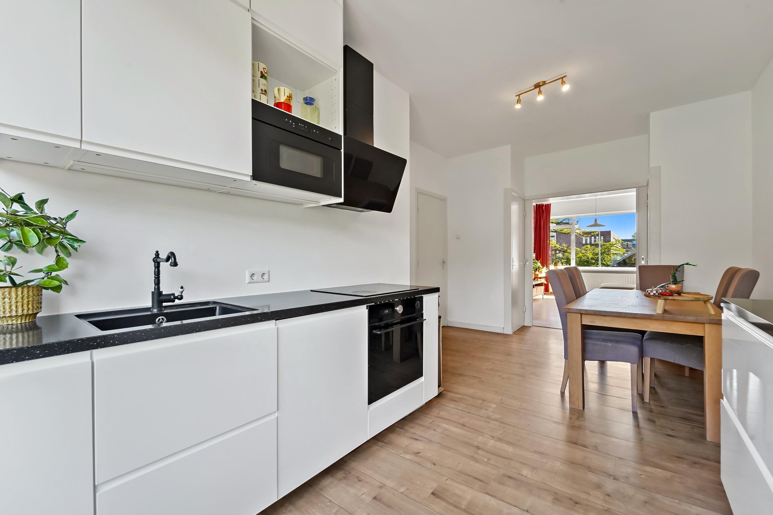Van Heutszstraat 69 Photo 2