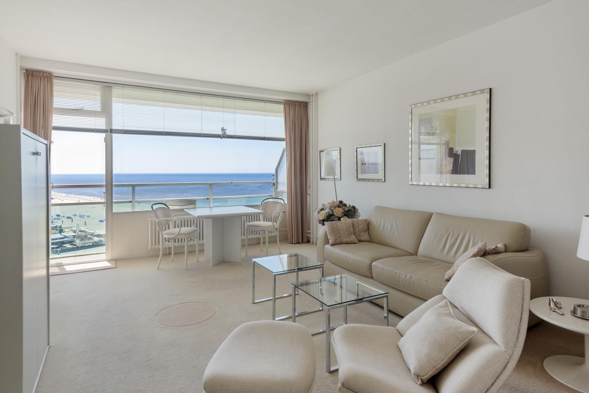 de Favaugeplein 21-F 52 Photo Blur 3