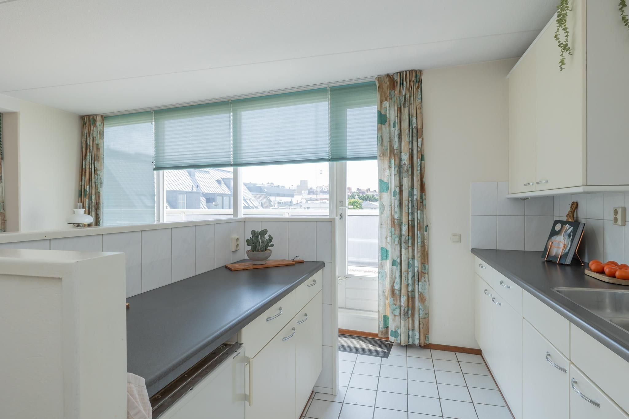 Oranjestraat 6-b Photo Blur 13