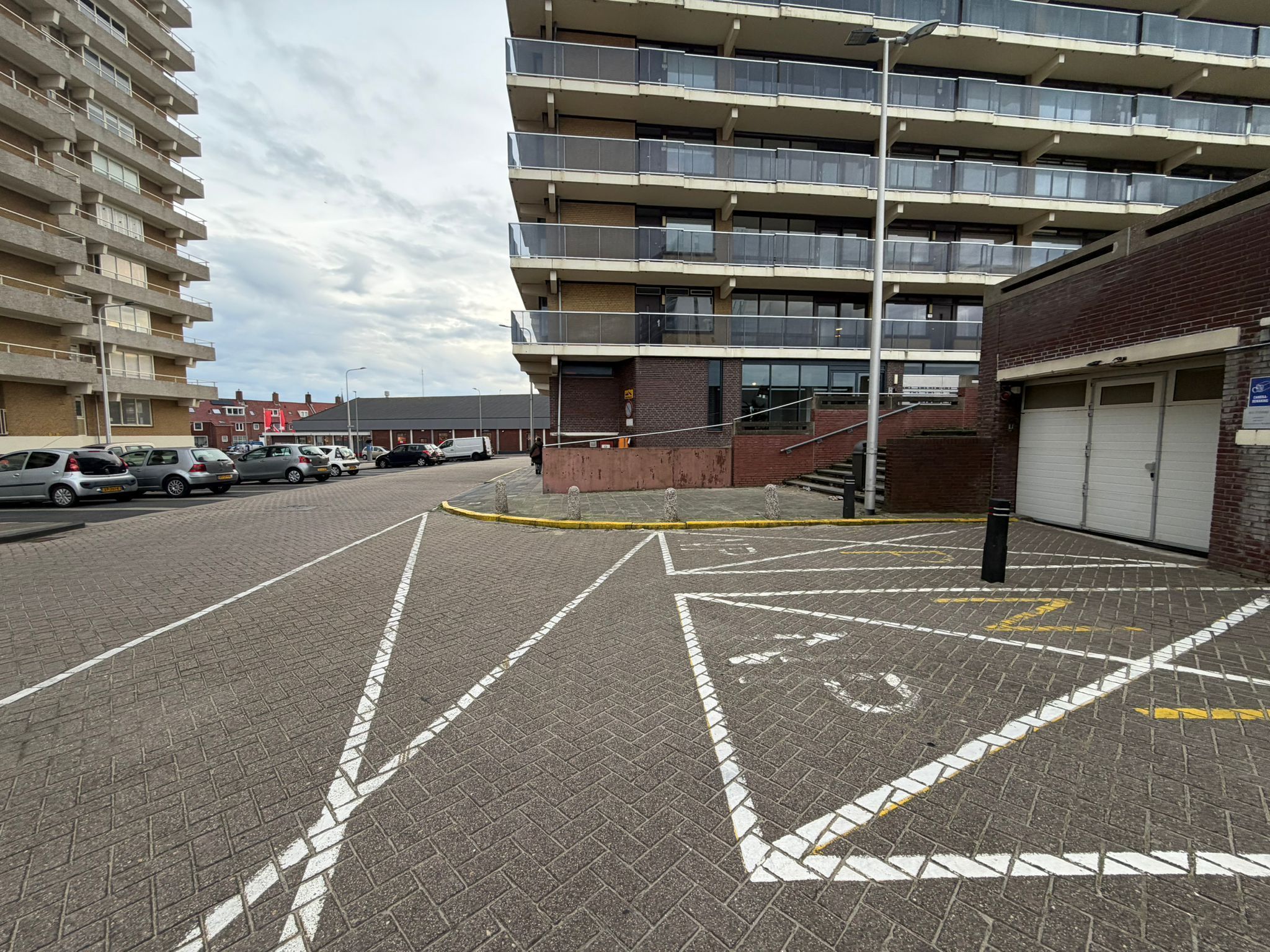 Burgemeester van Fenemaplein GARAGE 177 Photo Blur 1