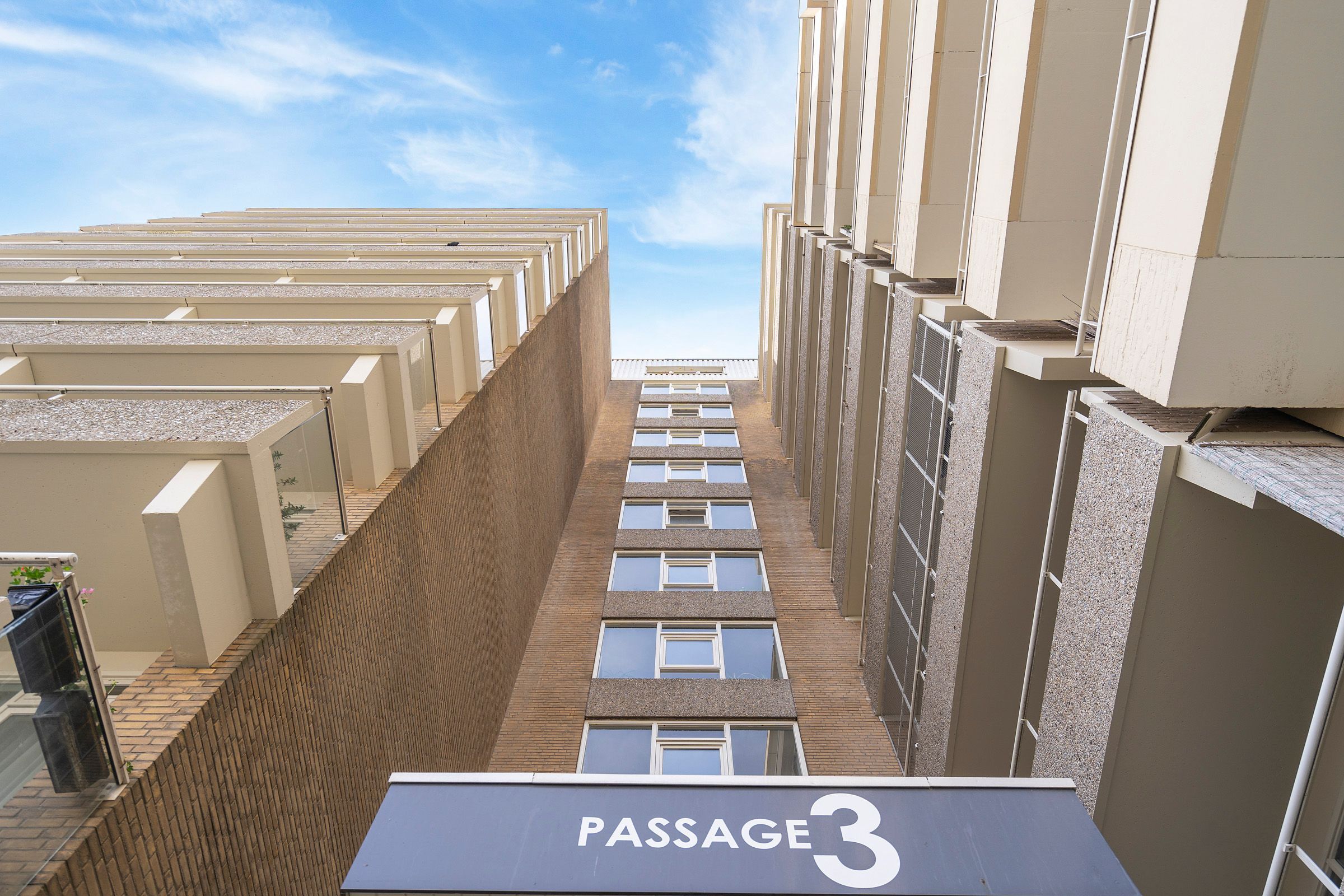 Passage 3-F 29 Photo Blur 37