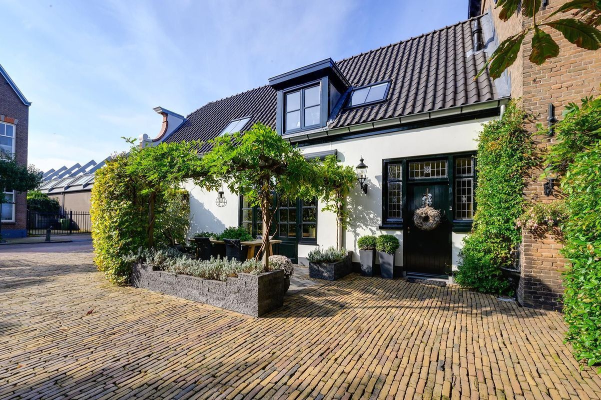 Langestraat 10 Photo 1