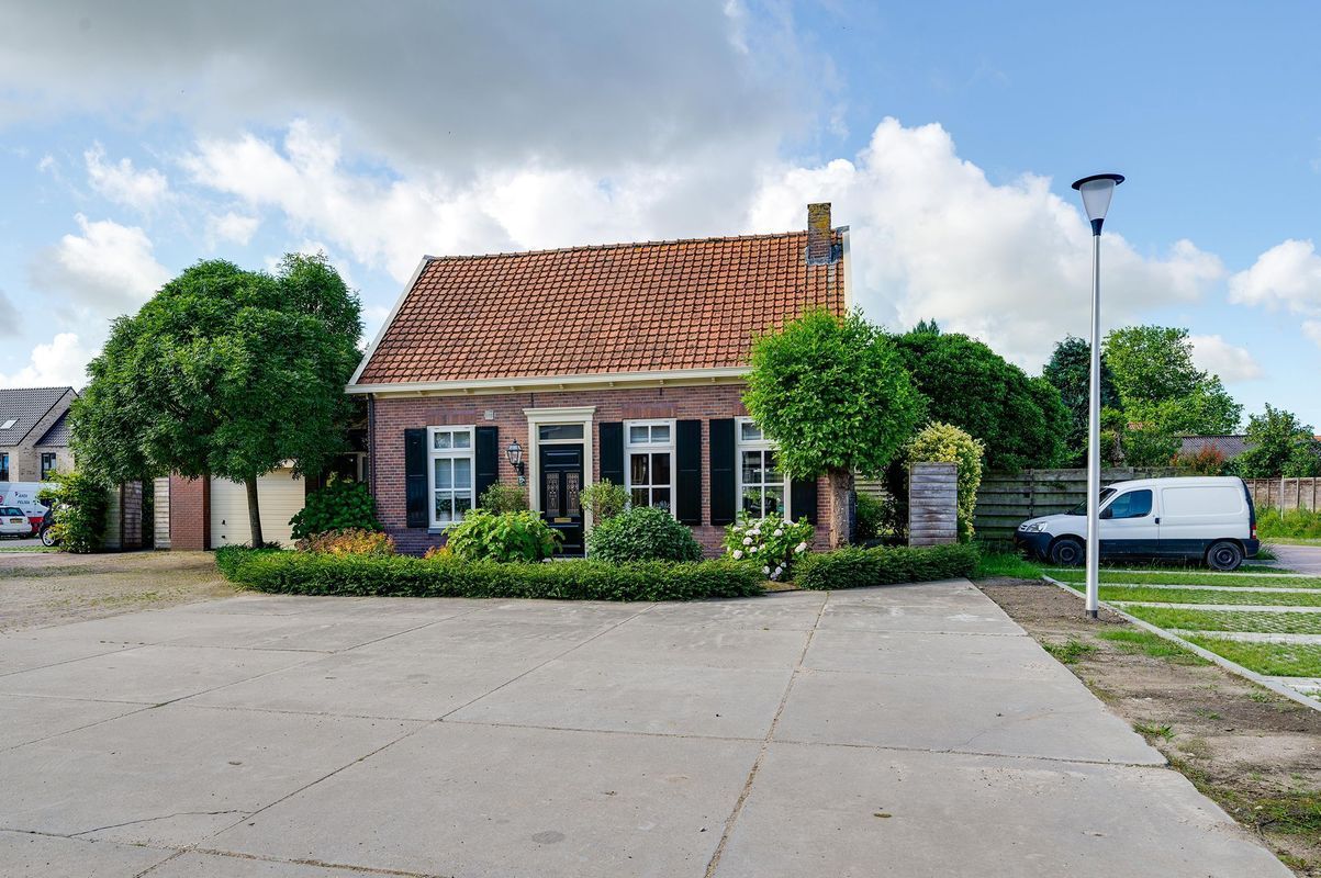 Arent van Lierstraat 27 - A Photo 9