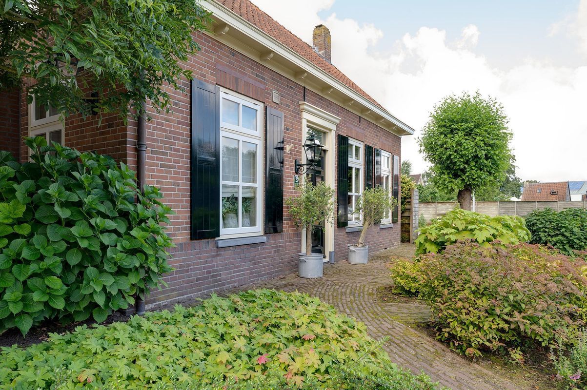 Arent van Lierstraat 27 - A Photo 12