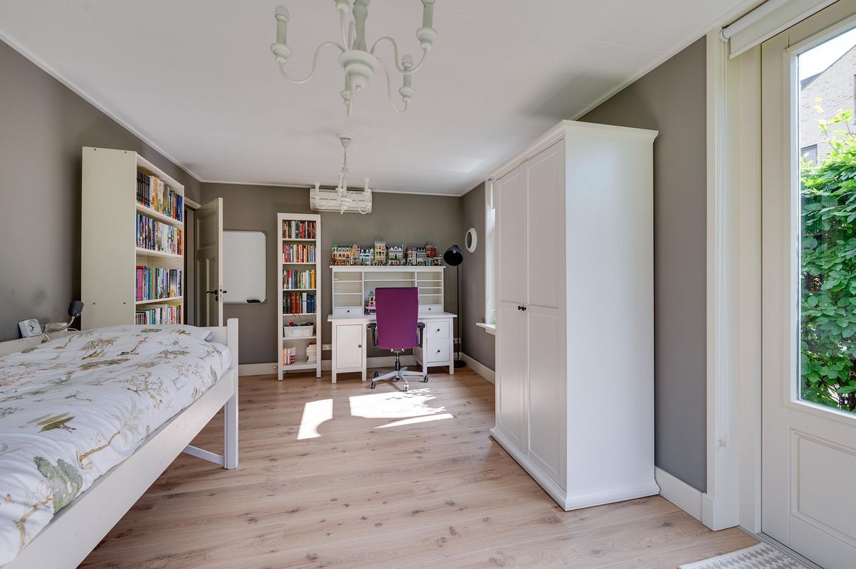 Arent van Lierstraat 27 - A Photo 38