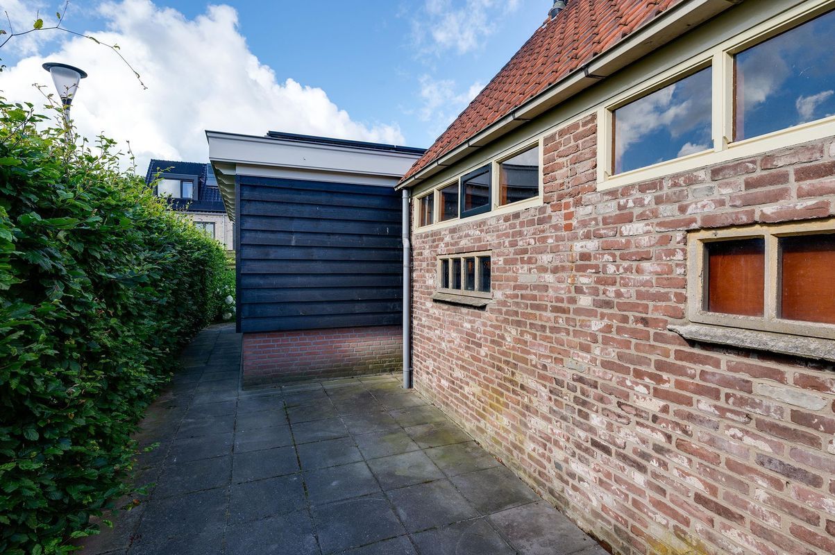 Arent van Lierstraat 27 - A Photo 49