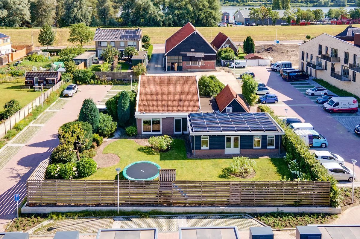 Arent van Lierstraat 27 - A Photo 1